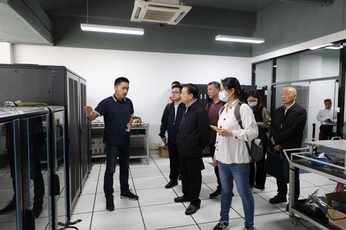 經(jīng)濟日報 深圳科技自立自強 破解 卡脖子 難題 調(diào)研采訪組到哈工大 深圳 調(diào)研